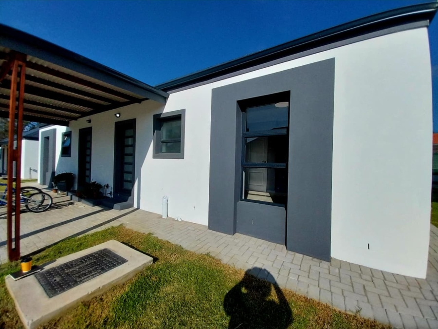 2 Bedroom Property for Sale in Pacaltsdorp Western Cape